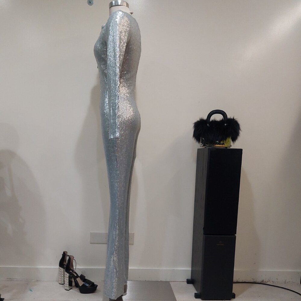 πͺ©π70s GLAM DISCO ERAππͺ© Cynthia Rowley Sequin Flared Jumpsuit in Silver - Picture 13 of 16